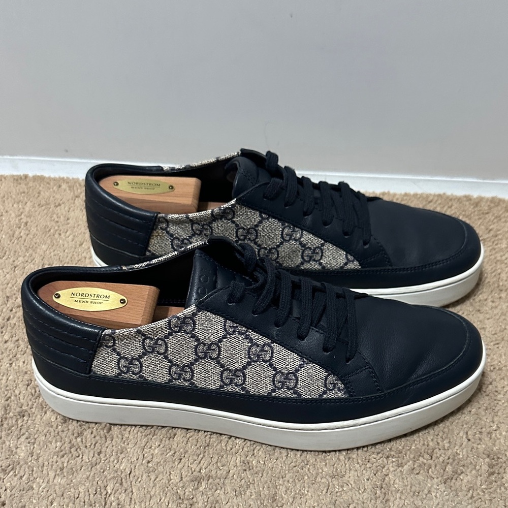 Gucci Men's Navy Sneakers - Worn